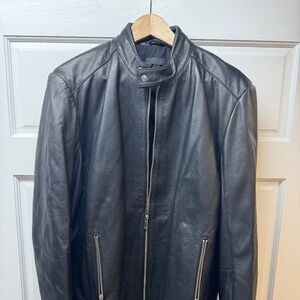 Black leather jacket mint